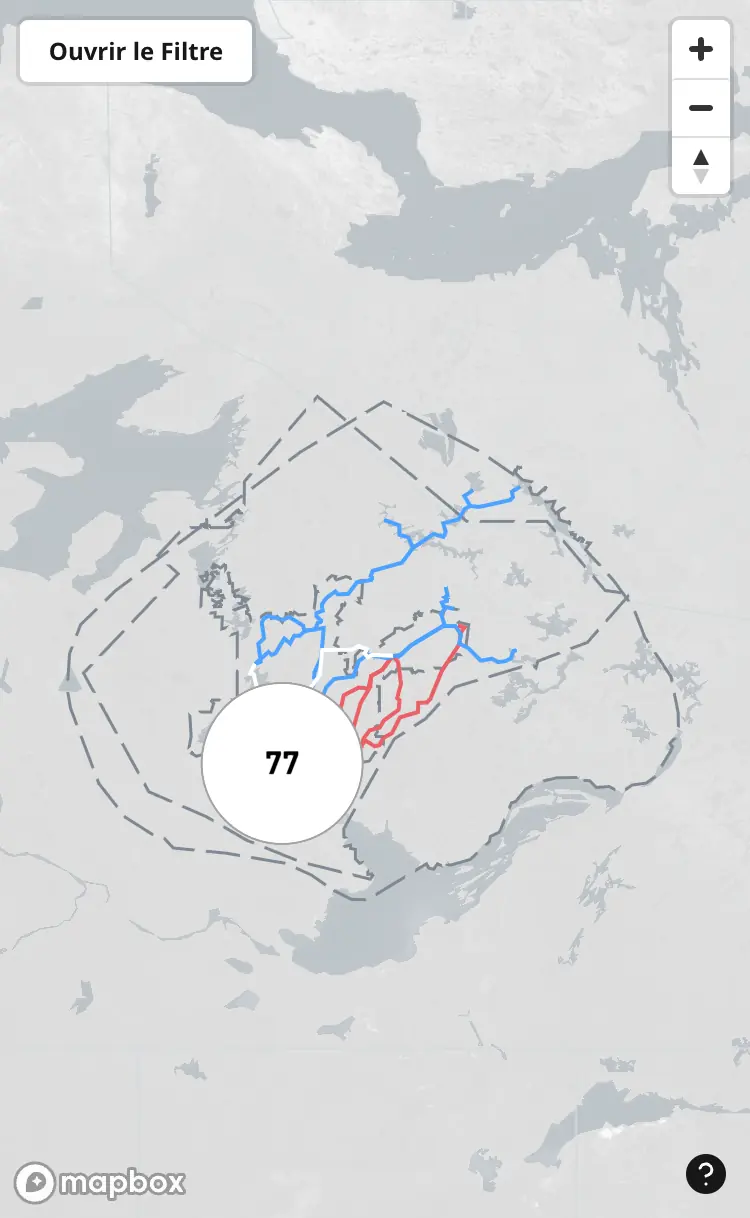 Carte des territoires tlicho, avec un bouton pour ouvrir un filtre, des commandes pour naviguer sur la carte et un groupe de points d'intérêt.